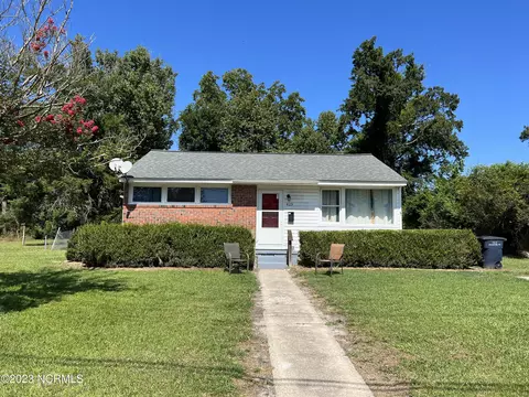 425 New River Dr, Jacksonville, NC 28540