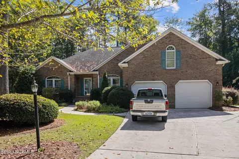 206 Firestone Ct, New Bern, NC 28562