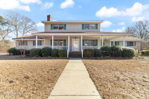 104 Walker St, Elizabethtown, NC 28337