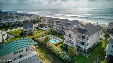 2015 N A N Shore Dr, Surf City, NC 28445