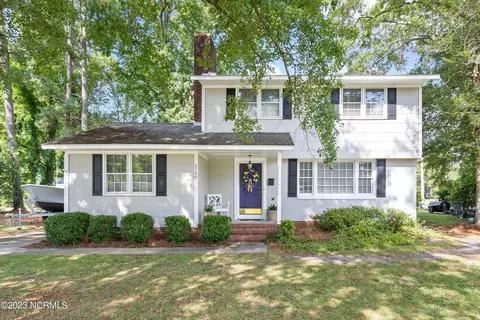 3100 Northwoods Dr, Jacksonville, NC 28540