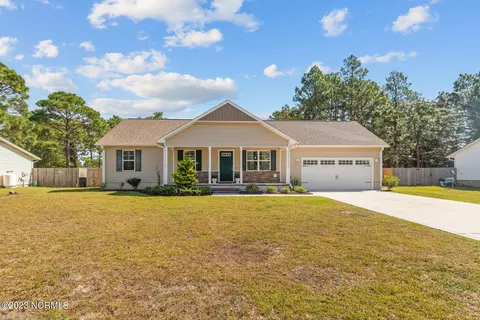 533 Sand Ridge Rd, Hubert, NC 28539