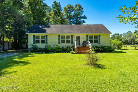 275 Grape Rd, Rocky Point, NC 28457