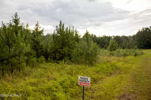 508 W Manchester Rd, Spring Lake, NC 28390