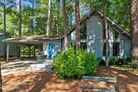 201 E Baywood Ln, Greenville, NC 27834