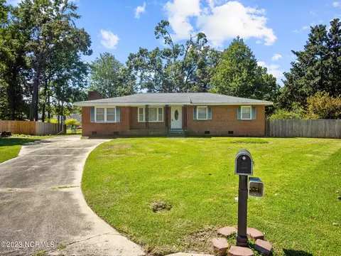 104 Marion Ct, Jacksonville, NC 28546