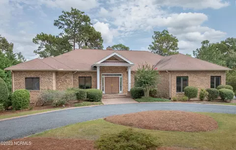 225 Hearthstone Rd, Pinehurst, NC 28374