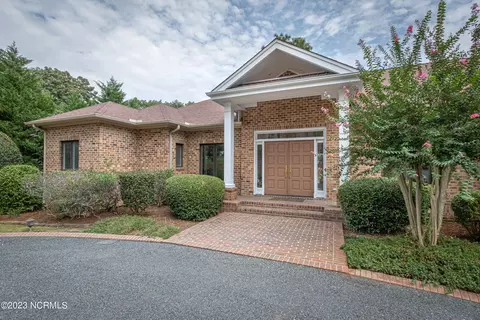 Exterior - 225 Hearthstone Rd, Pinehurst, NC 28374 photo 5 of 11