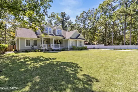 124 Country Club Dr, Shallotte, NC 28470