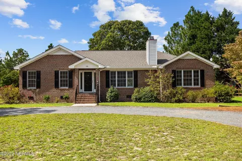 135 Surry Circle Cir S, Pinehurst, NC 28374
