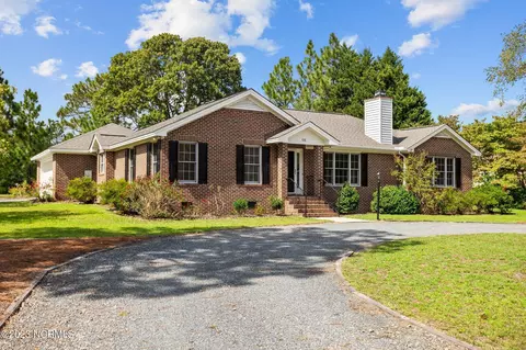 135 Surry Circle Cir S, Pinehurst, NC 28374 photo 2