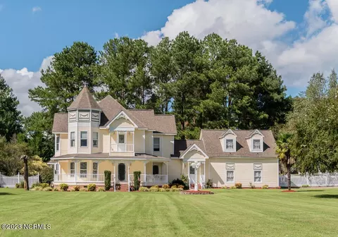 55 Claybrooke Dr, Snow Hill, NC 28580