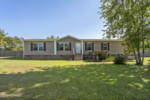157 Jakes Dr, Rocky Point, NC 28457