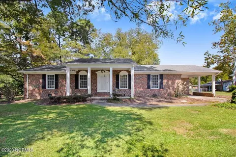 212 Whitley Dr, Smithfield, NC 27577