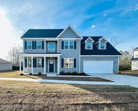1114 Carteret Manor Dr, Jacksonville, NC 28546