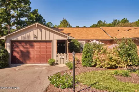 602 Redwood Dr, Southern Pines, NC 28387