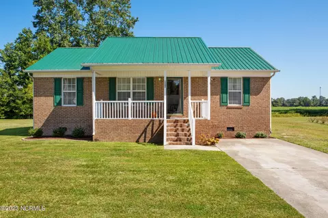 1207 Brentwood Dr, Kinston, NC 28501