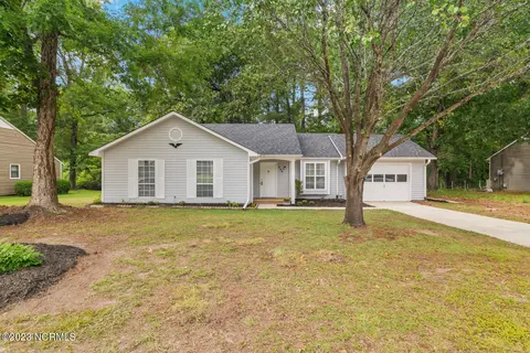 409 Mark Ln, Jacksonville, NC 28546