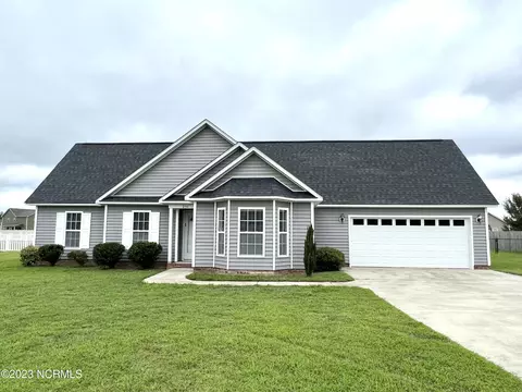 210 Planters Ridge Dr, Pikeville, NC 27863