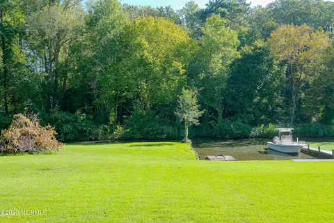 248 Country Club Dr, Edenton, NC 27932