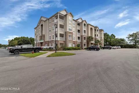 200 Gateway Condos Dr #241, Surf City, NC 28445