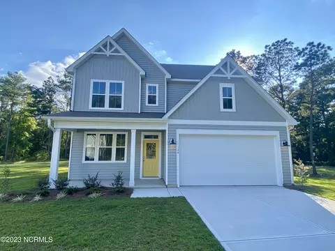 124 Woodsrun St, Raeford, NC 28376