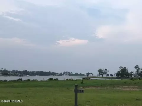 560 Sheldrake Ct, Beaufort, NC 28516