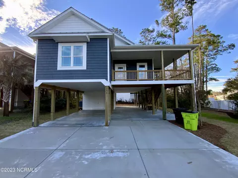 151 NW 14th St, Oak Island, NC 28465
