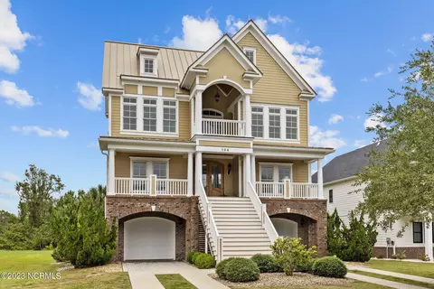 104 Hardwick Ln, Newport, NC 28570
