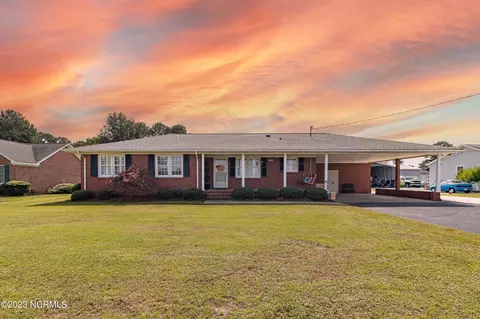 822 E New Hope Rd, Goldsboro, NC 27534