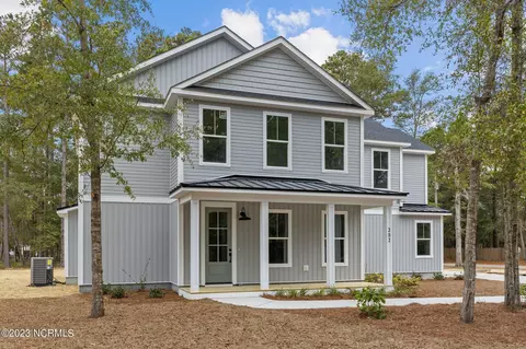 202 Channel View Ct, Cape Carteret, NC 28584
