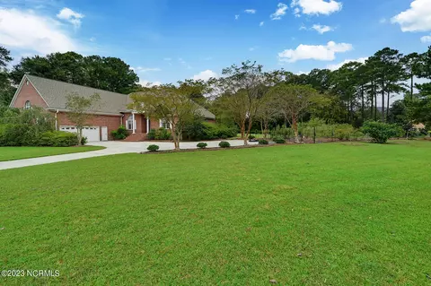 102 Saint Johns Ct, Chocowinity, NC 27817 photo 3
