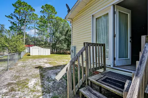 332 Walnut Rd, Southport, NC 28461
