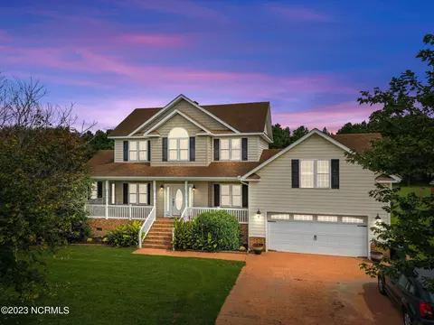 229 Moyock Landing Dr, Moyock, NC 27958