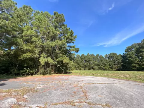 5905 Sea View Dr, Oriental, NC 28571