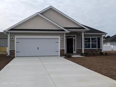1003 Manhatten Ct, Richlands, NC 28574