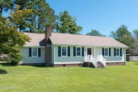 108 Batchelder Rd, New Bern, NC 28560