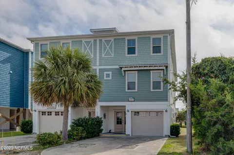 313 S 4th Ave #B, Kure Beach, NC 28449