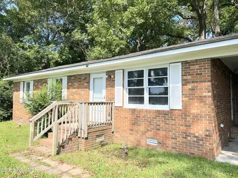 796 Laurel Rd, Beaufort, NC 28516