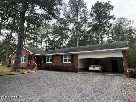 11200 Southgates Dr #A&B, Laurinburg, NC 28352