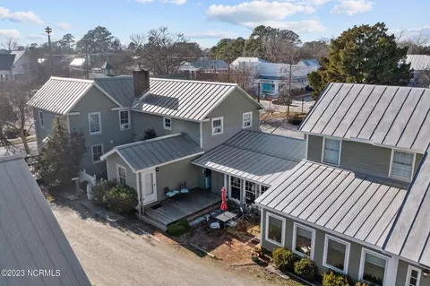 508 Church St #A, Oriental, NC 28571
