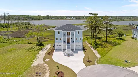 325 Anson Rd, Beaufort, NC 28516