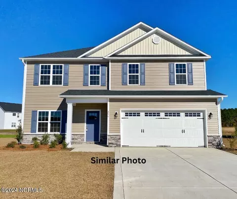 553 Appalachian Trl N, Jacksonville, NC 28546