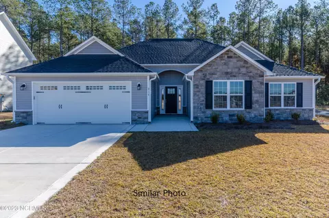 813 Gemini Ct, Jacksonville, NC 28546