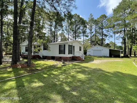 82 Watts Landing Rd, Hampstead, NC 28443