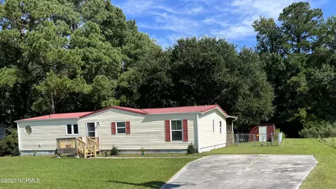 110 Clayton Dr, Newport, NC 28570