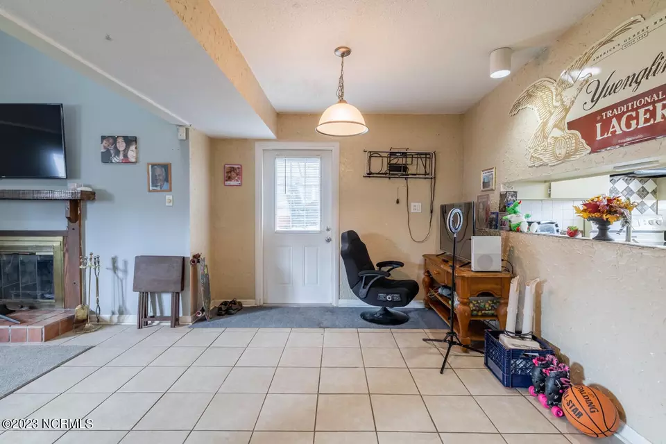  220 W Saltwood Pl, Jacksonville, NC 28540 photo 9