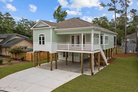 2705 W Yacht Dr, Oak Island, NC 28465