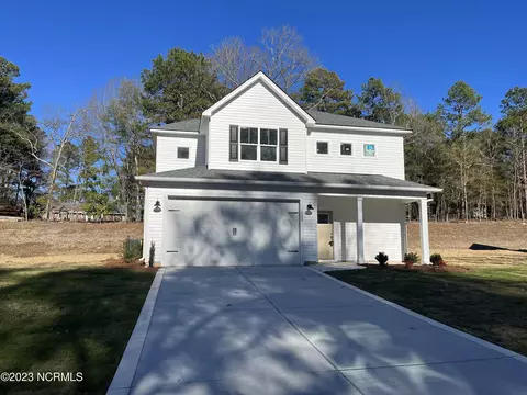 222 Brisbane Dr, Aberdeen, NC 28315
