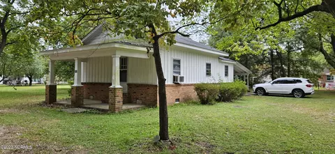 105 Holland St, Salemburg, NC 28385